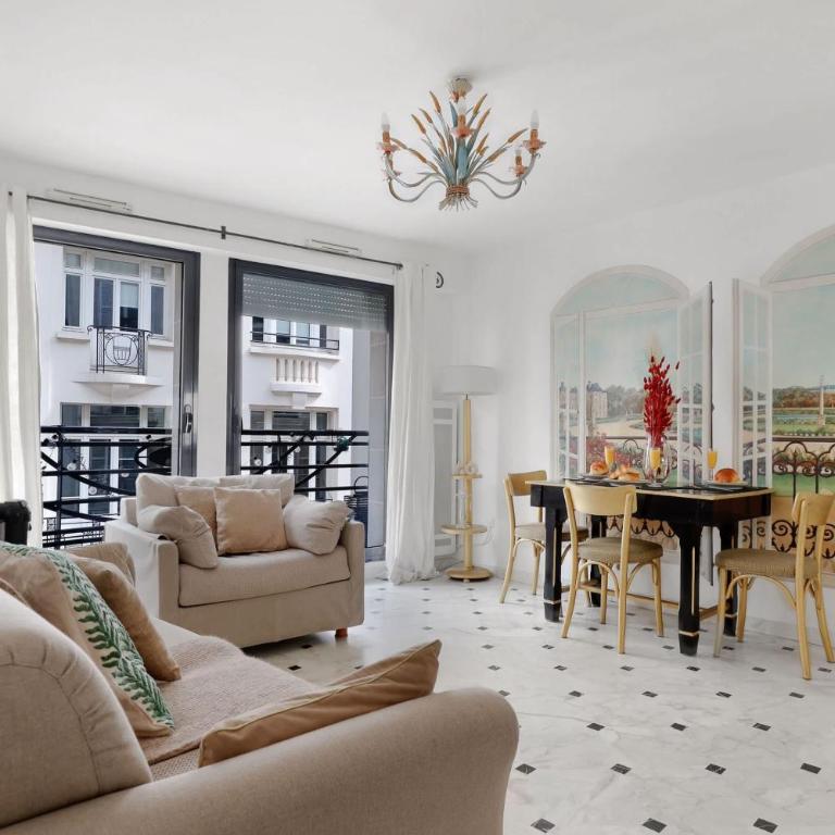 BnBNova - Madeleine & Champs-Élysées - 2BR 2BA with Balcony - Apartment - 10