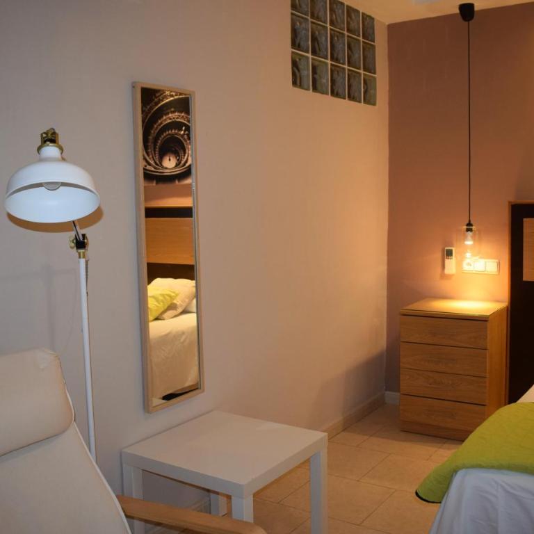 Hostales Juan de Austria I & II - Habitación Superior - 1 cama grande - 10