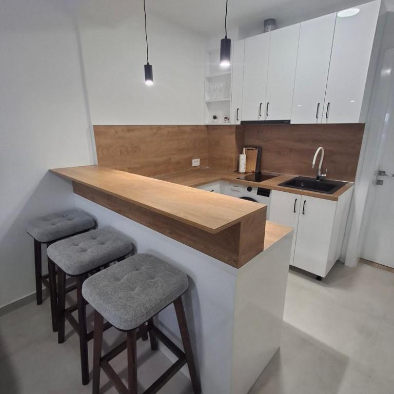 Apartments Radoman - Apartman s 1 Spavaćom Sobom i Pogledom na More - 8