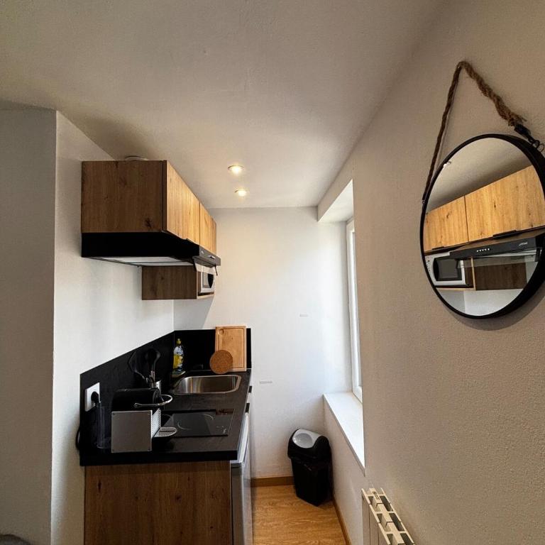 Studio cosy rénové Gare à 2min Centre ville - Appartement 2 Chambres - 5
