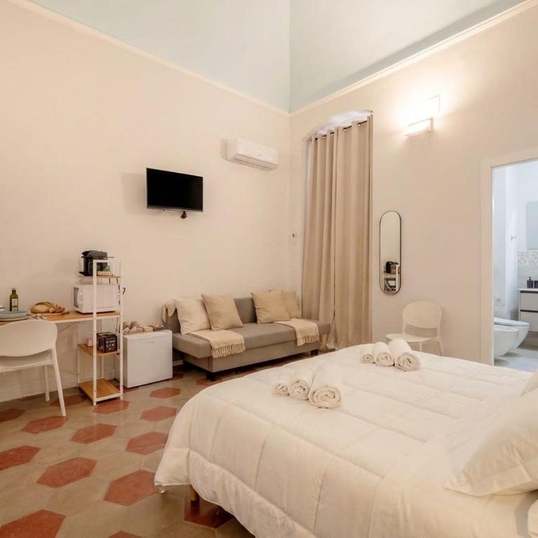 City Hub Urban Suites - Camera Tripla con Vasca - 5