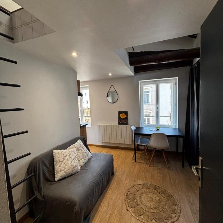Studio cosy rénové Gare à 2min Centre ville - Appartement 2 Chambres - 10