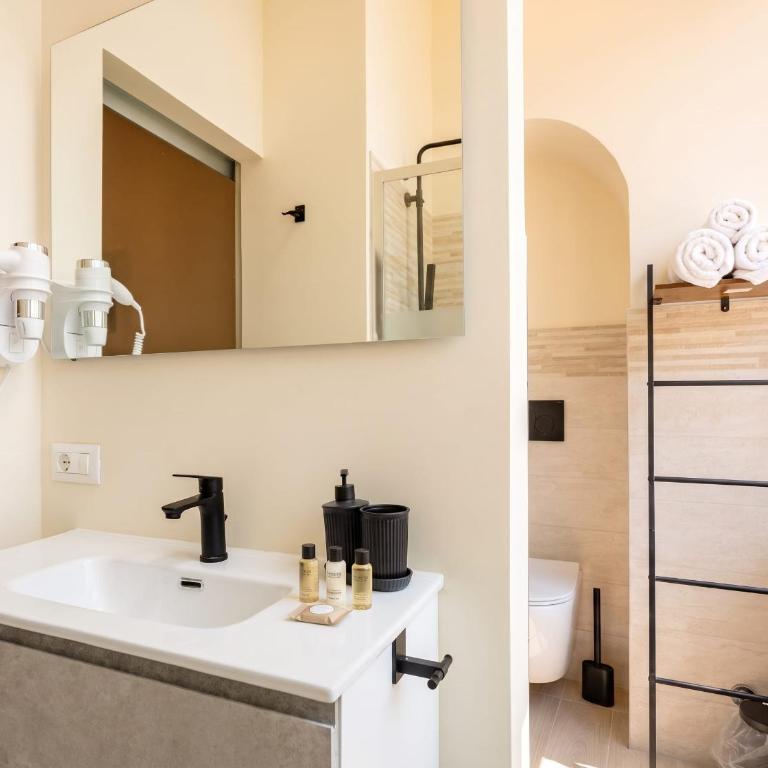 City Hub Urban Suites - Camera Matrimoniale - 10