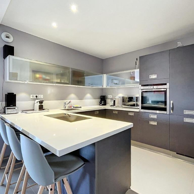 Elegant Design Apt With Balcony And Pool - Appartement - 9