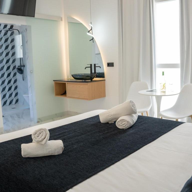 Apartamentos Alsa - Habitación Doble Deluxe con ducha - 13