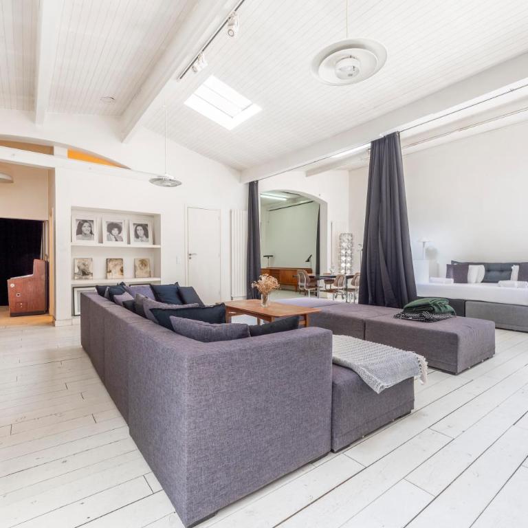 Spacious 4 Bedroom Parisian Retreat Near Gare Nord - Appartement - 4