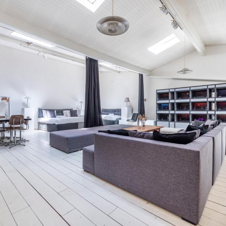 Spacious 4 Bedroom Parisian Retreat Near Gare Nord - Appartement - 15