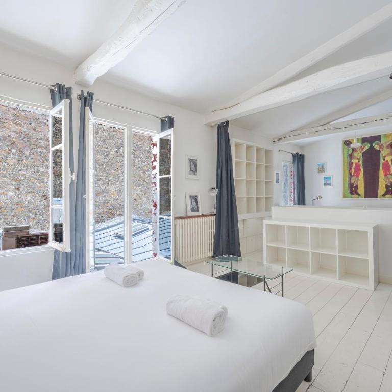 Spacious 4 Bedroom Parisian Retreat Near Gare Nord - Appartement - 17