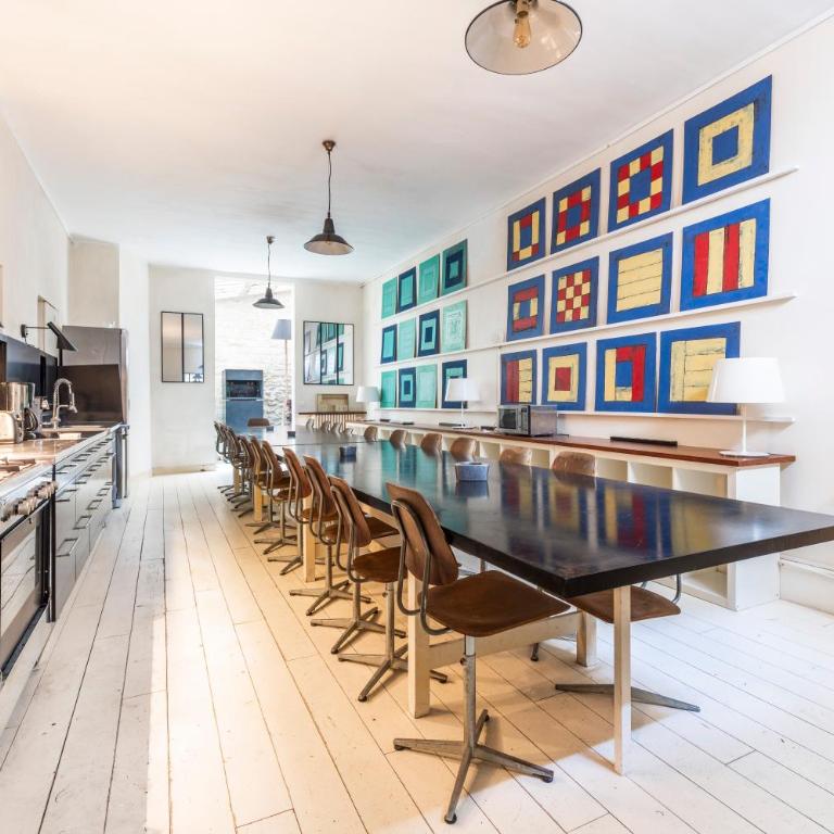 Spacious 4 Bedroom Parisian Retreat Near Gare Nord - Appartement - 18