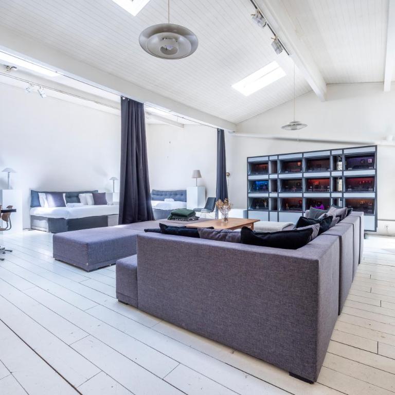 Spacious 4 Bedroom Parisian Retreat Near Gare Nord - Appartement - 24