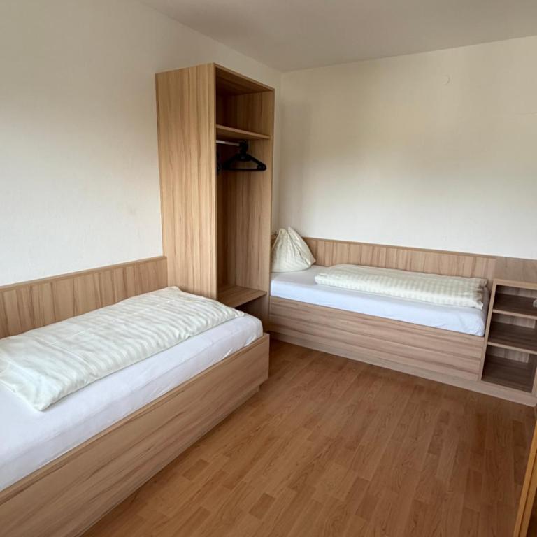 Appartment Lärchenalm - Two-Bedroom Apartment with Balcony - 10
