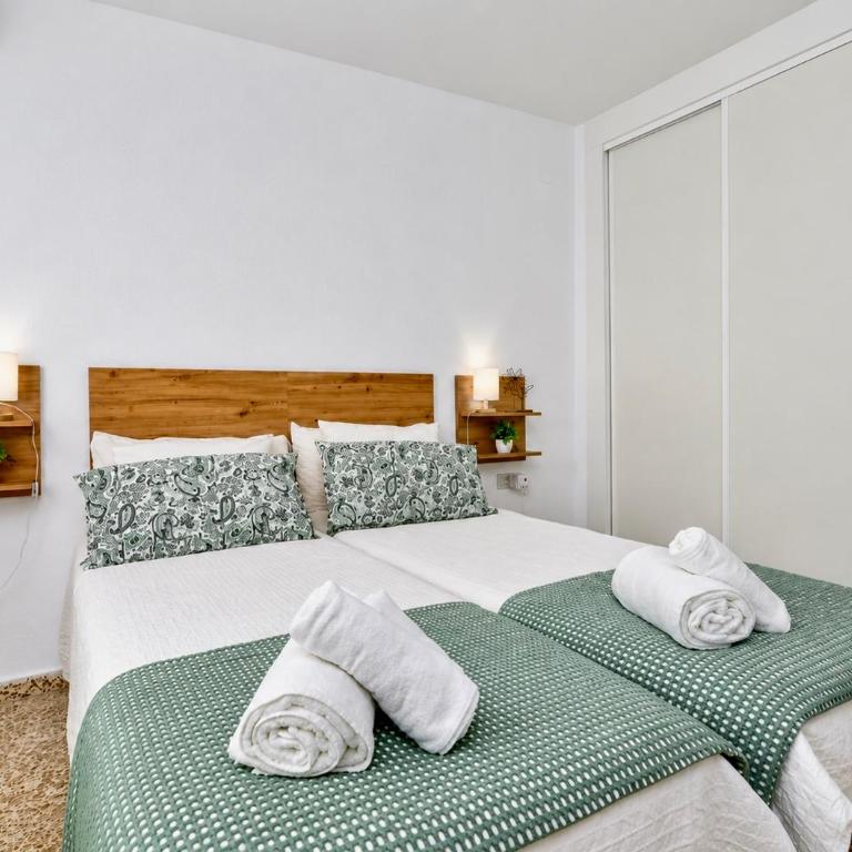 Piso Luminoso a un paso del mar en Nerja - Apartamento 1 dormitorio con vistas al mar y terraza - 5