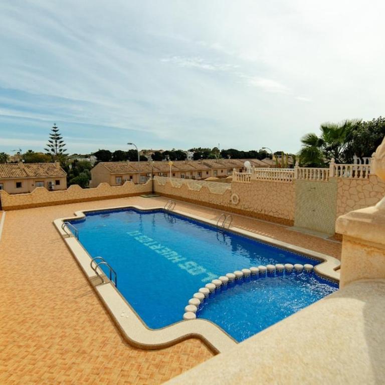 Stylish Villa near beach & pool access - Two-Bedroom House - 6