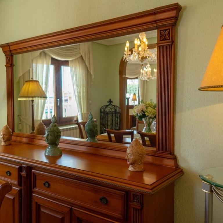 Stylish Villa near beach & pool access - Two-Bedroom House - 17