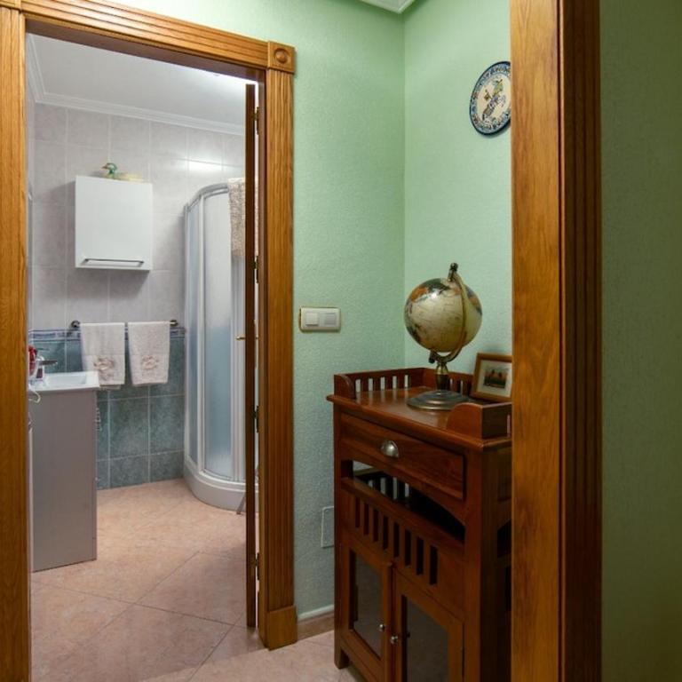Stylish Villa near beach & pool access - Two-Bedroom House - 27