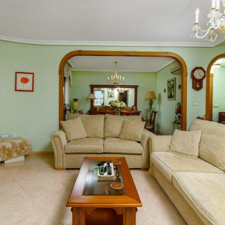 Stylish Villa near beach & pool access - Two-Bedroom House - 28