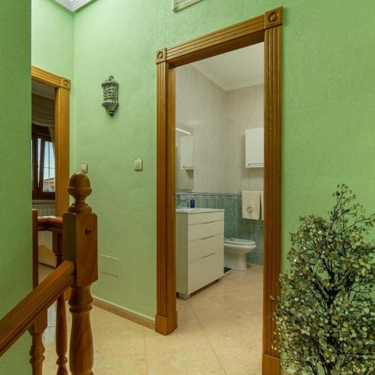 Stylish Villa near beach & pool access - Two-Bedroom House - 50