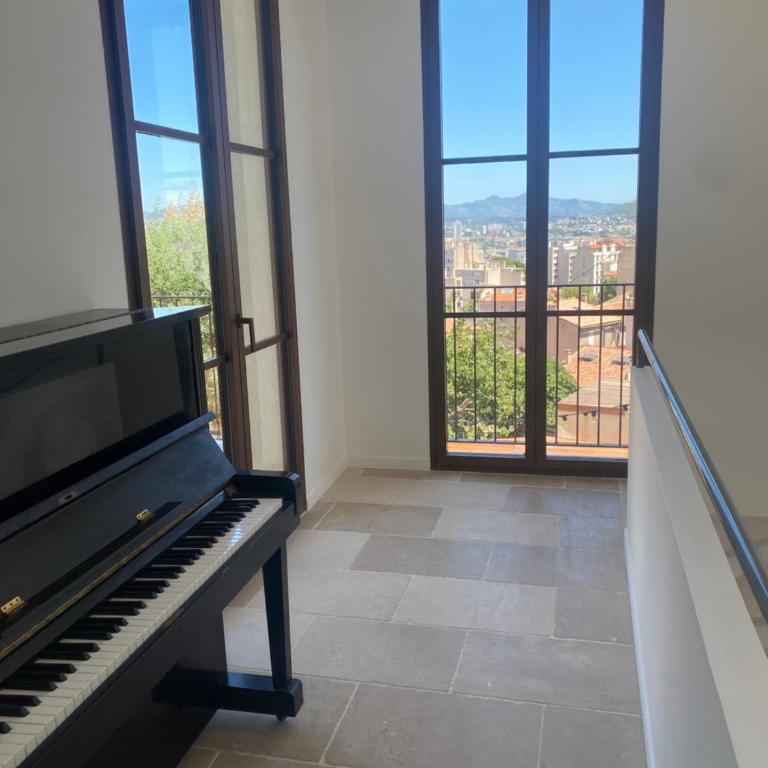 Maison 6 chambres avec piscine privée et vue panoramique- Marseille Vauvban - Villa - 2