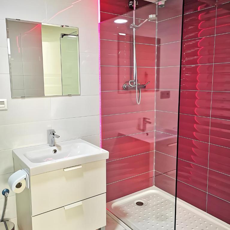 Apartamentos Ofis - Estudio Morado - Estudio Superior - 4