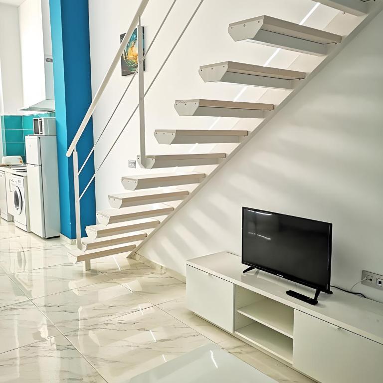 Apartamentos Ofis - Estudio Azul - Estudio Superior - 1
