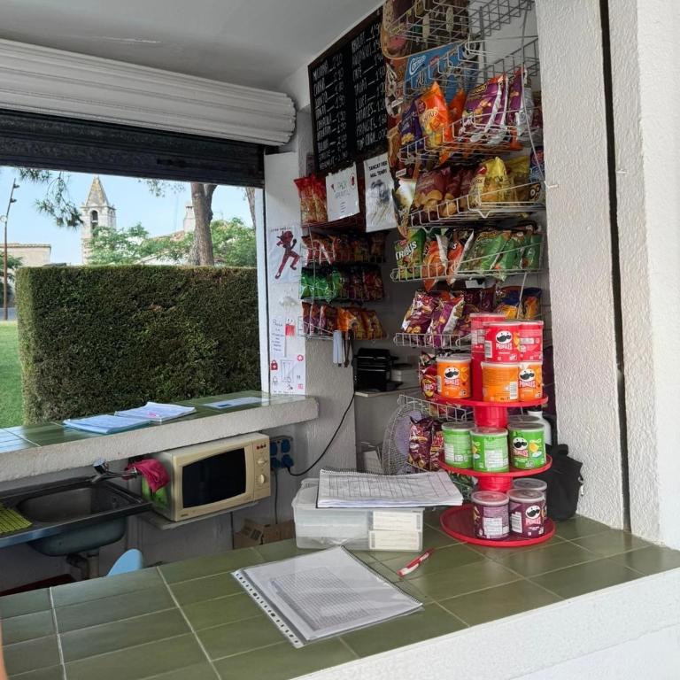 Casa fantástica en zona tranquila Un alojamiento para todos Nuestra casa es perfecta tanto para familias y amigos que buscan descanso, como para ciclistas que desean explorar la zona Para ciclistas ofrecemos un espacio seguro para guardar bicicle - Casa de 5 dormitorios - 48