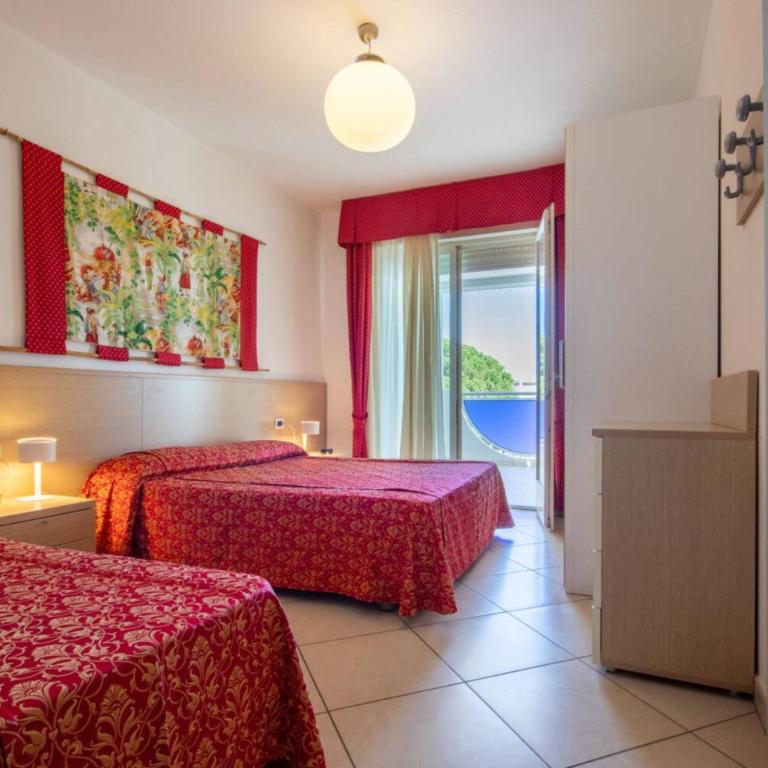 Seaside escape apartment with pool view - Apartment - 9