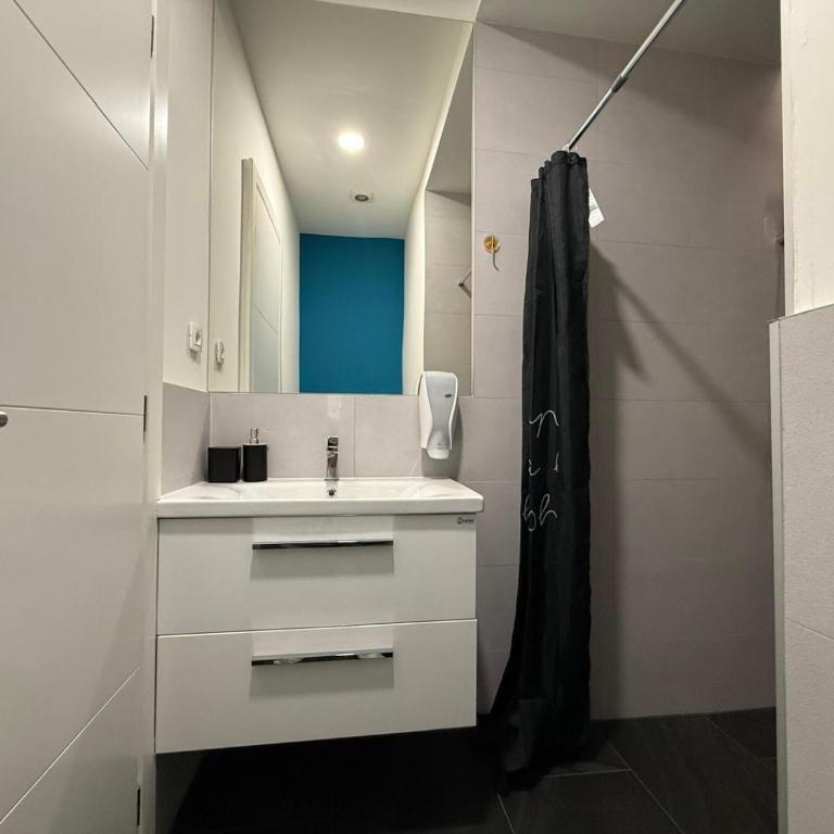 Engadin's Central Rooms in Old Town - Deluxe Suite - 1