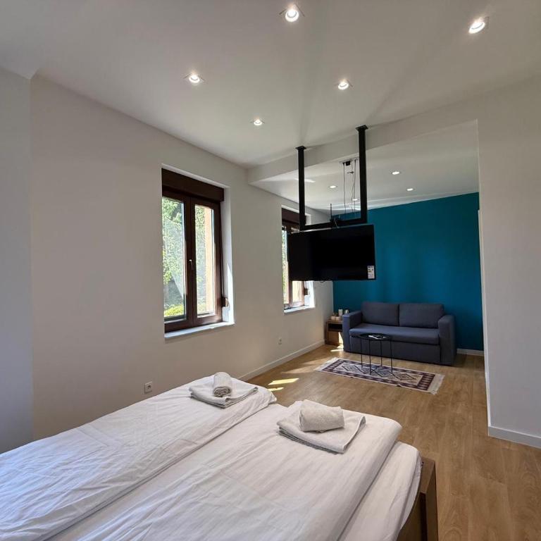 Engadin's Central Rooms in Old Town - Deluxe Suite - 7
