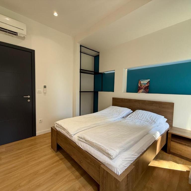 Engadin's Central Rooms in Old Town - Deluxe Suite - 10