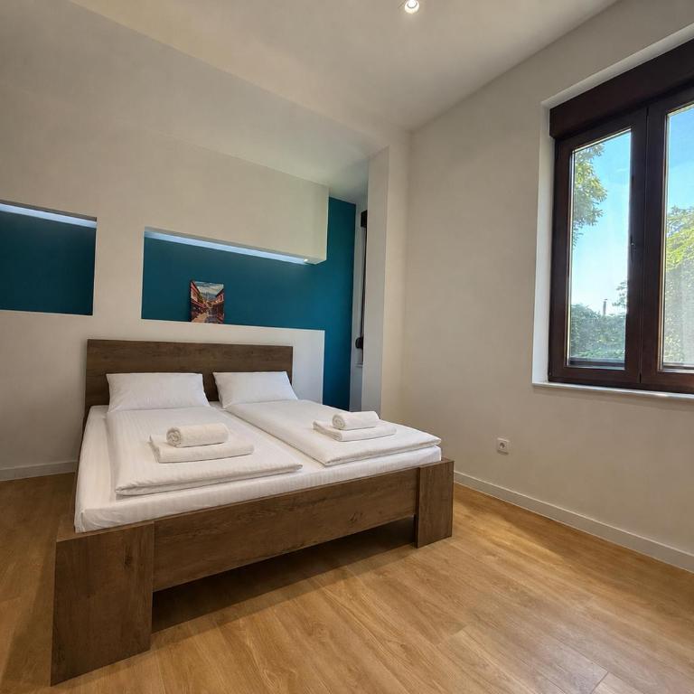Engadin's Central Rooms in Old Town - Deluxe Suite - 13