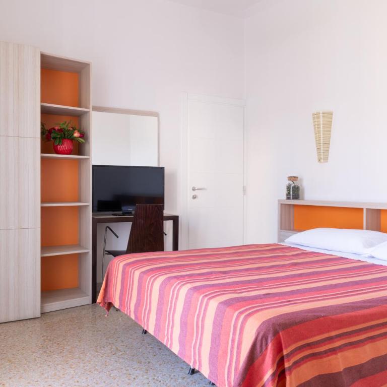 Hotel Silver - Double or Twin Room with Balcony - 4