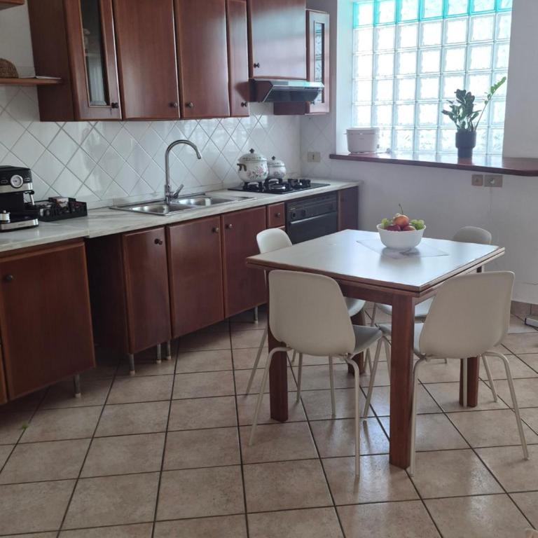 Casa Lombardi - Appartamento con 2 Camere da Letto - 2