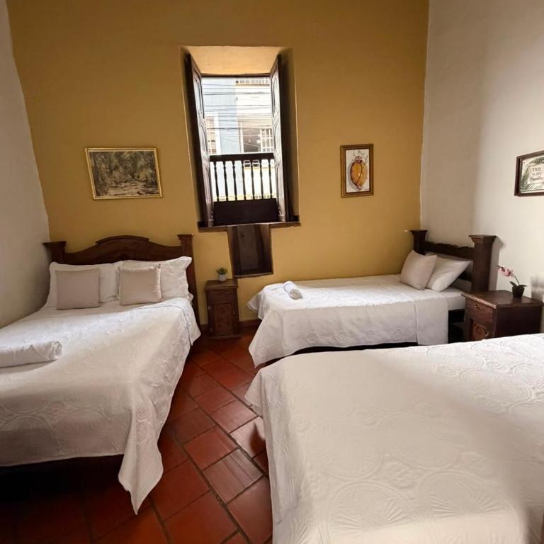 Real Dream Hostel - Habitación Cuádruple Económica con baño compartido - 3