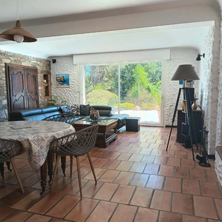 Dépendance dans Mas traditionnel avec piscine - Two-Bedroom Apartment - 5