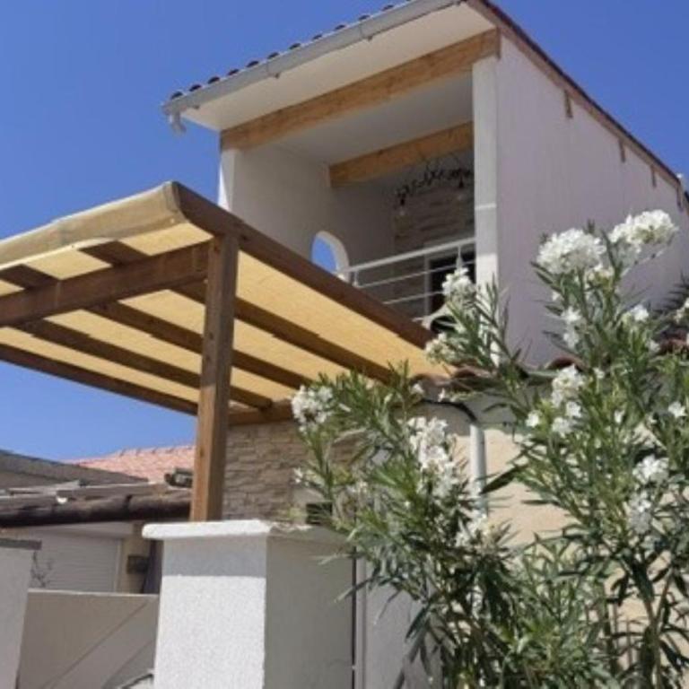 Le Cabanon au village de Carro - Maisonette Studio - 1