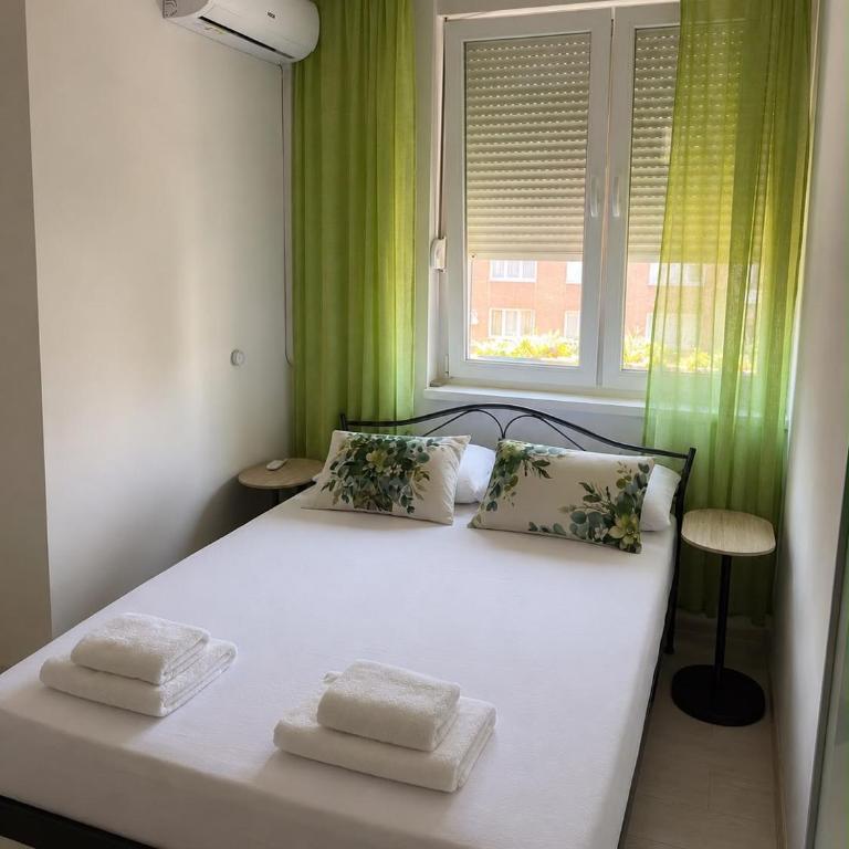 Central Stay Sarajevo - Two-Bedroom Apartment - 11
