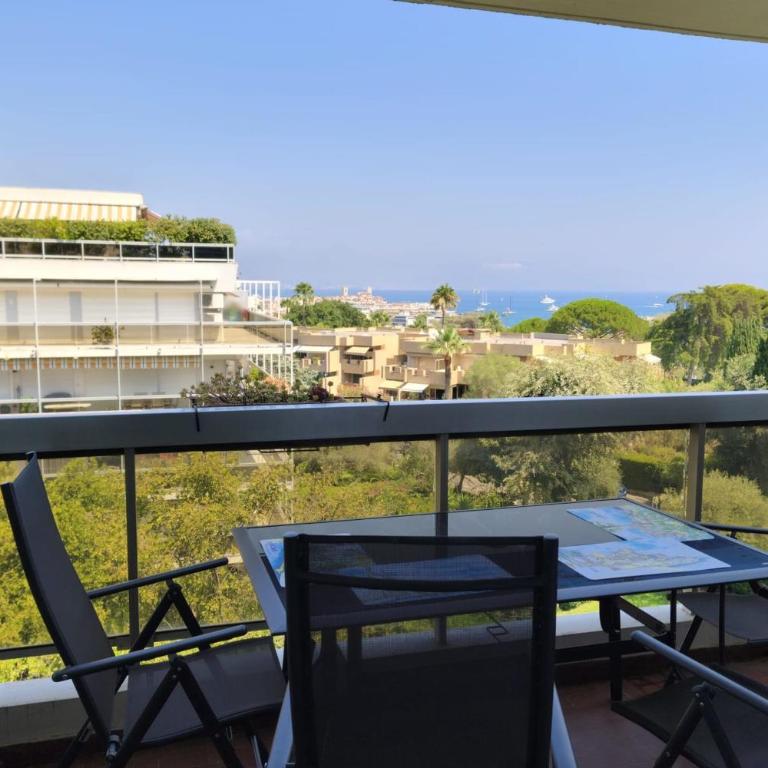 Apartment with sea view terrace and swimming pool - Apartment - 1