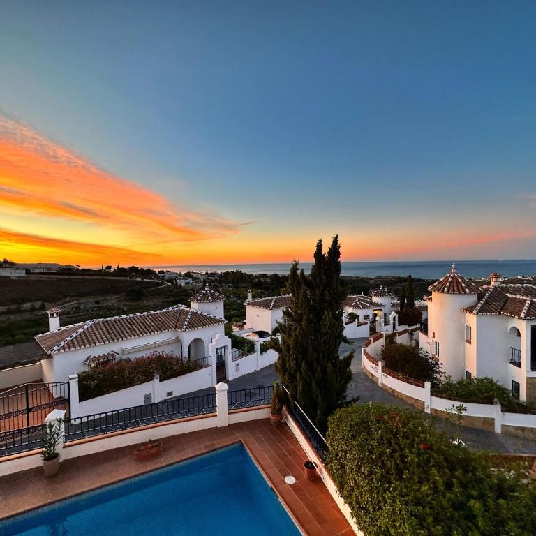 Stunning villa with private pool - Casa de 3 dormitorios - 34