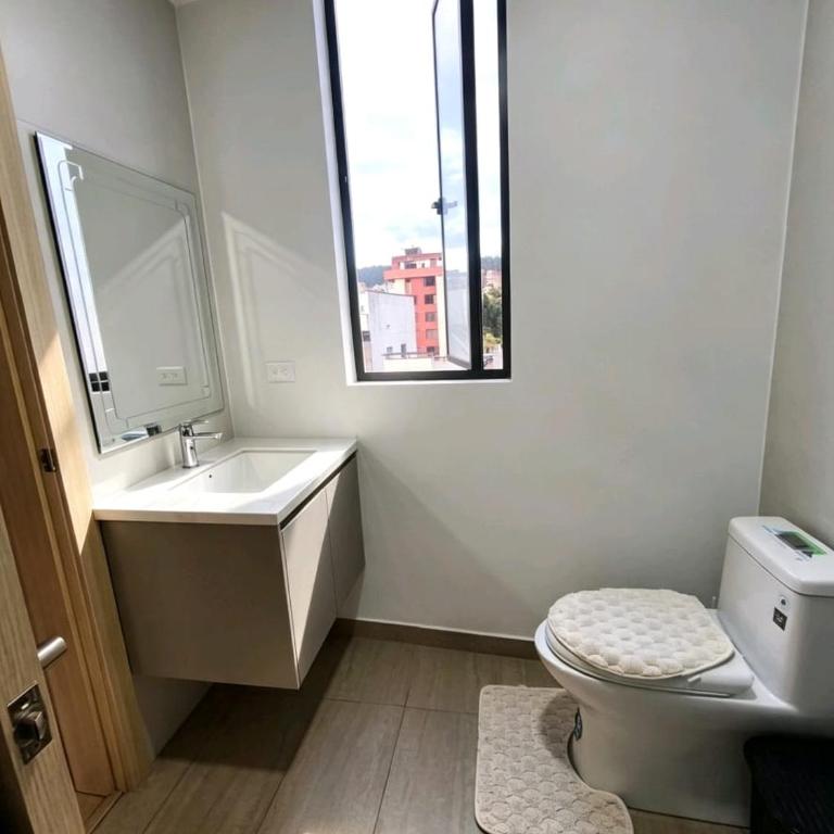 Beautiful apartment with a balcony, Iñaquito area - Apartamento de 2 dormitorios - 7