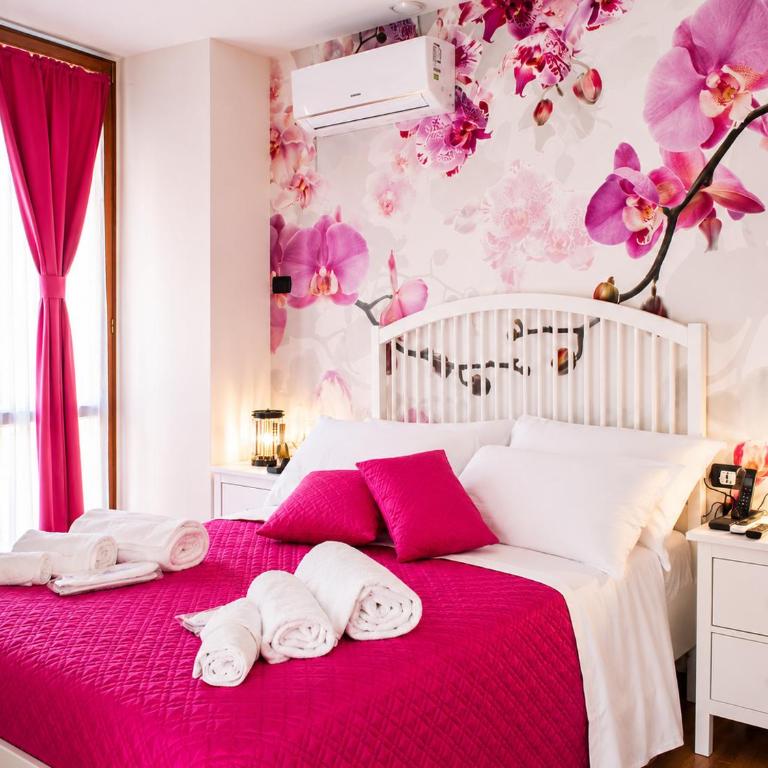 Hotiday Napoli Colors - Double Room with Balcony - 11