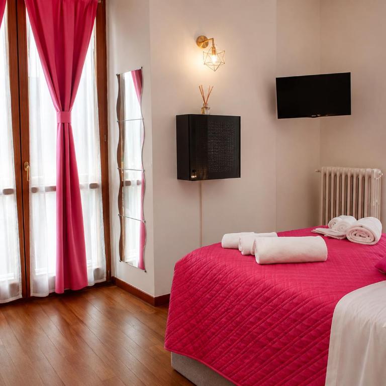 Hotiday Napoli Colors - Double Room with Balcony - 13