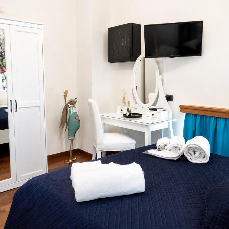 Hotiday Napoli Colors - Double Room - 3