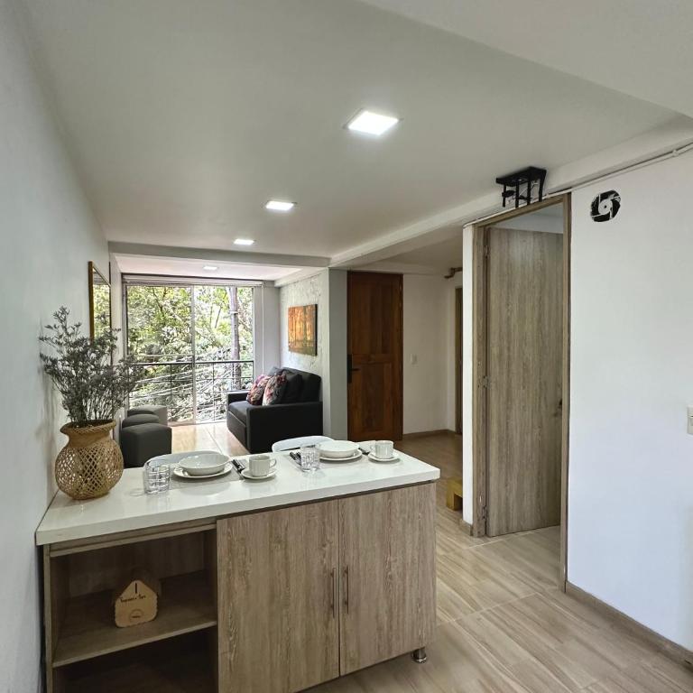 Apartahotel Provenza II - Apartment with View and Balcony - 5