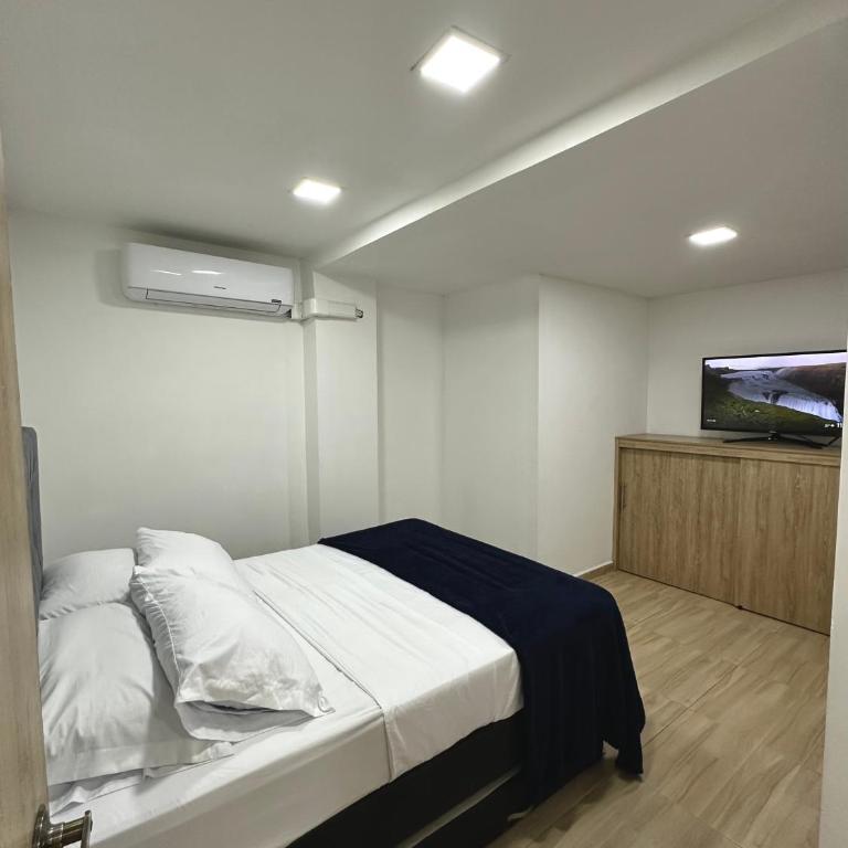 Apartahotel Provenza II - Apartment with View and Balcony - 10