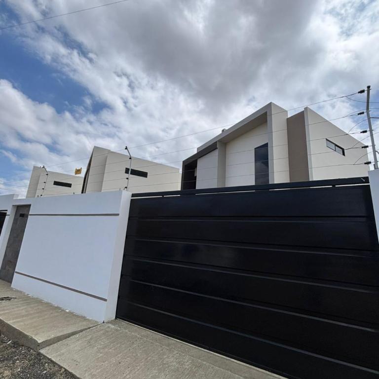 Modern, furnished house with a private pool - Casa de 4 dormitorios - 20