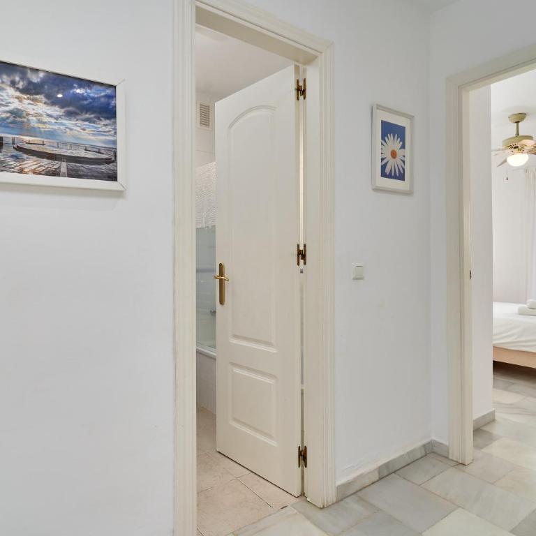 Superb Apartment Nerja - Apartamento Deluxe de 2 dormitorios con vistas al mar - 10
