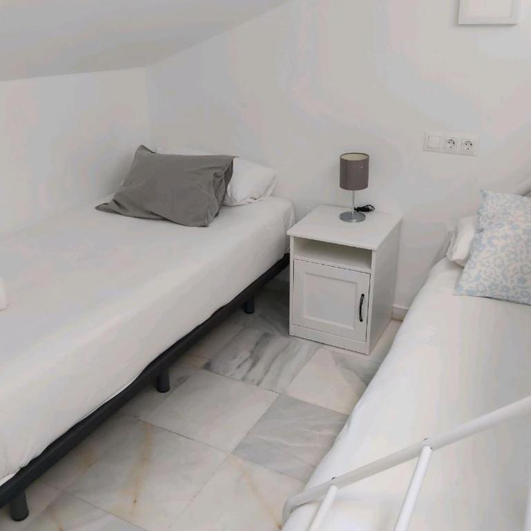 Enjoy Malaga Apartment with Terrace for 4 by turivida - Appartement - 2