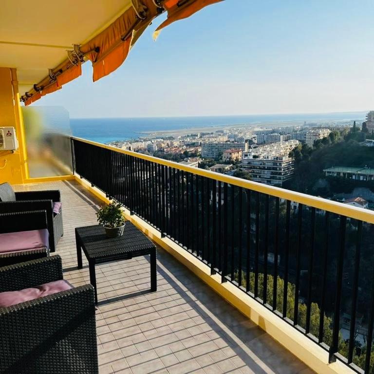 Spacieux apparemment dans une résidence de luxe avec piscine - Appartement 1 Chambre - 17