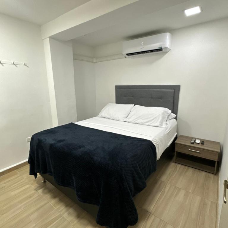 Apartahotel Provenza II - Apartment with View and Balcony - 9