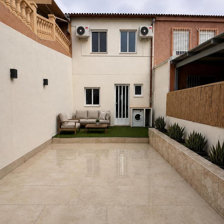 La Marina - 3 Bed House near Beach - Vacation Home - 3